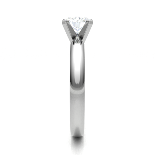 18CT elongated radiant cut diamond ring 5.0mm 2.72gm